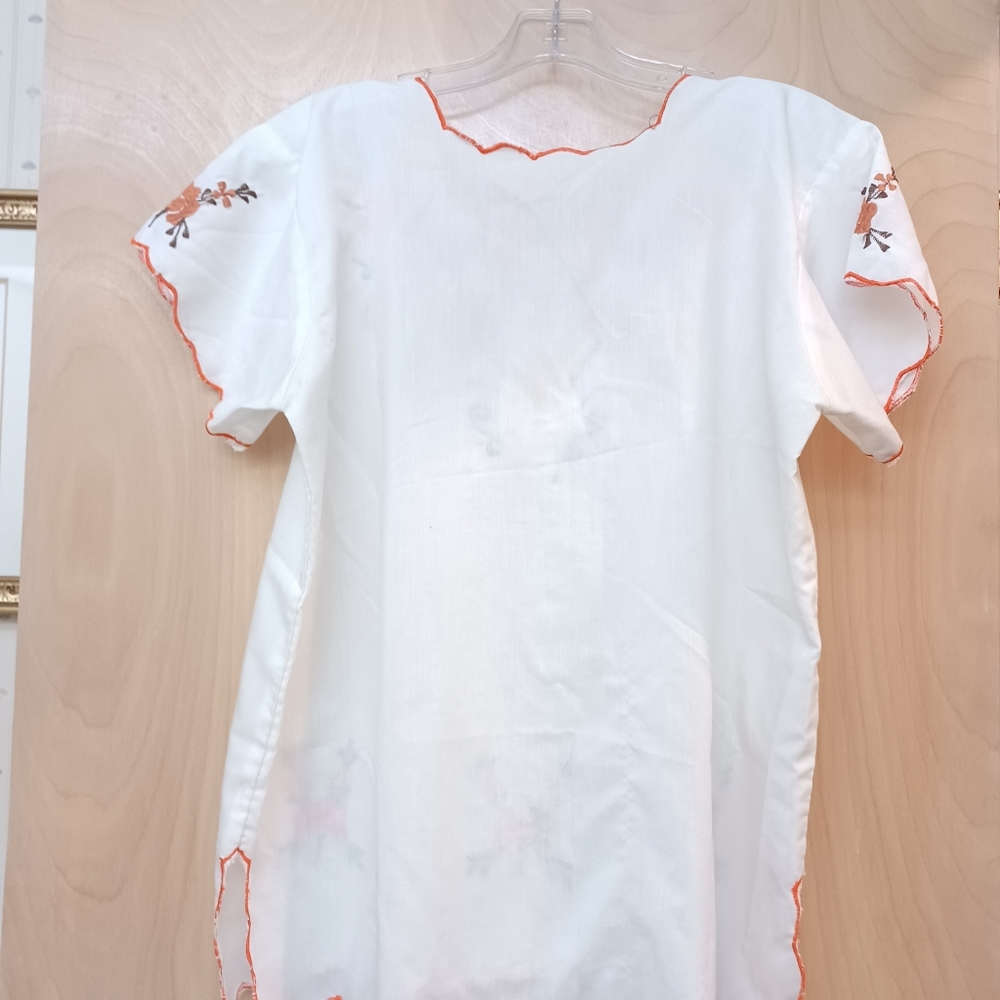 White Boho Embroidered Vintage Top - Picture 7 of 12